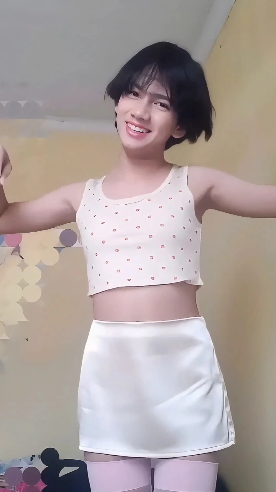 Я с шелковой мини-юбкой