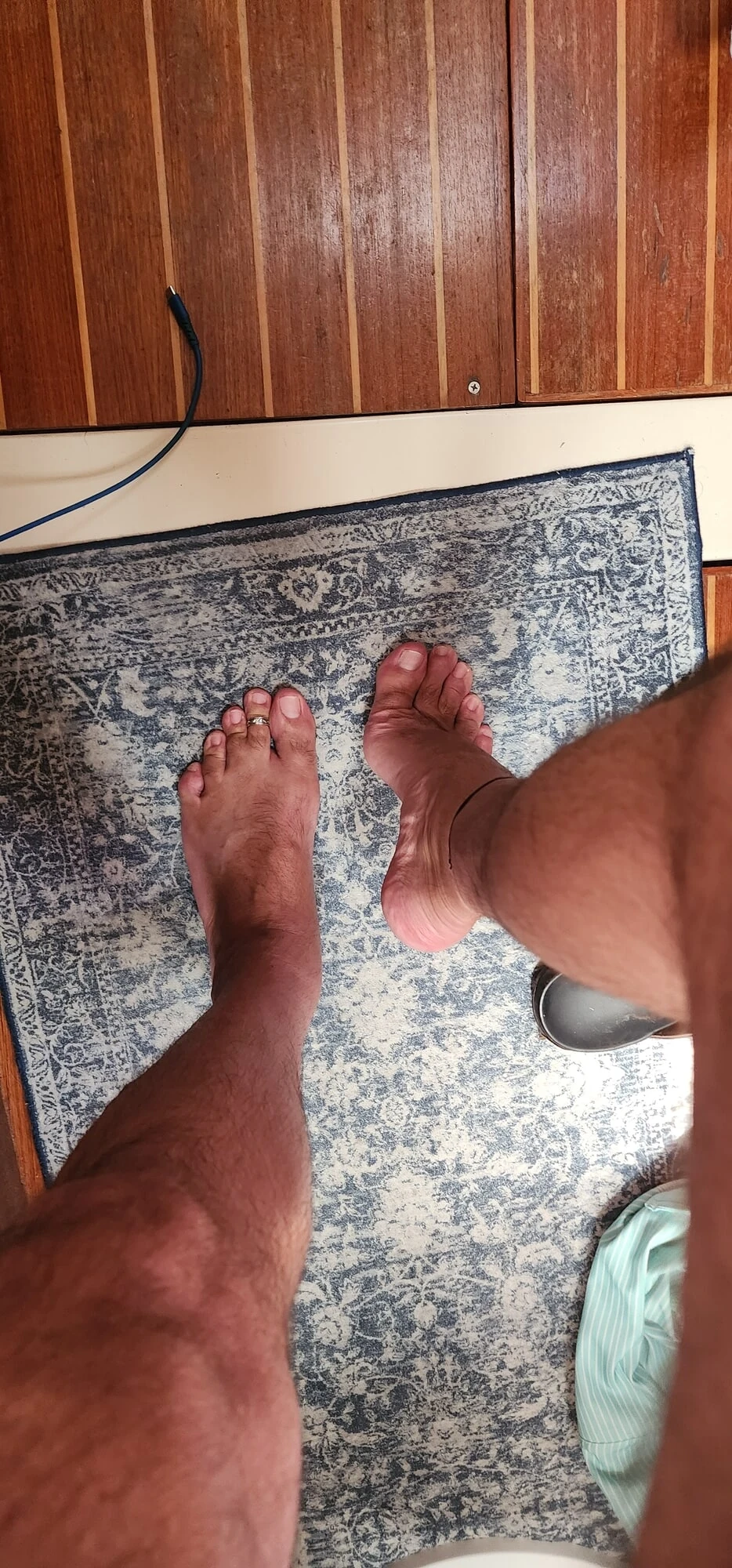 Gel ayaklarıma tap