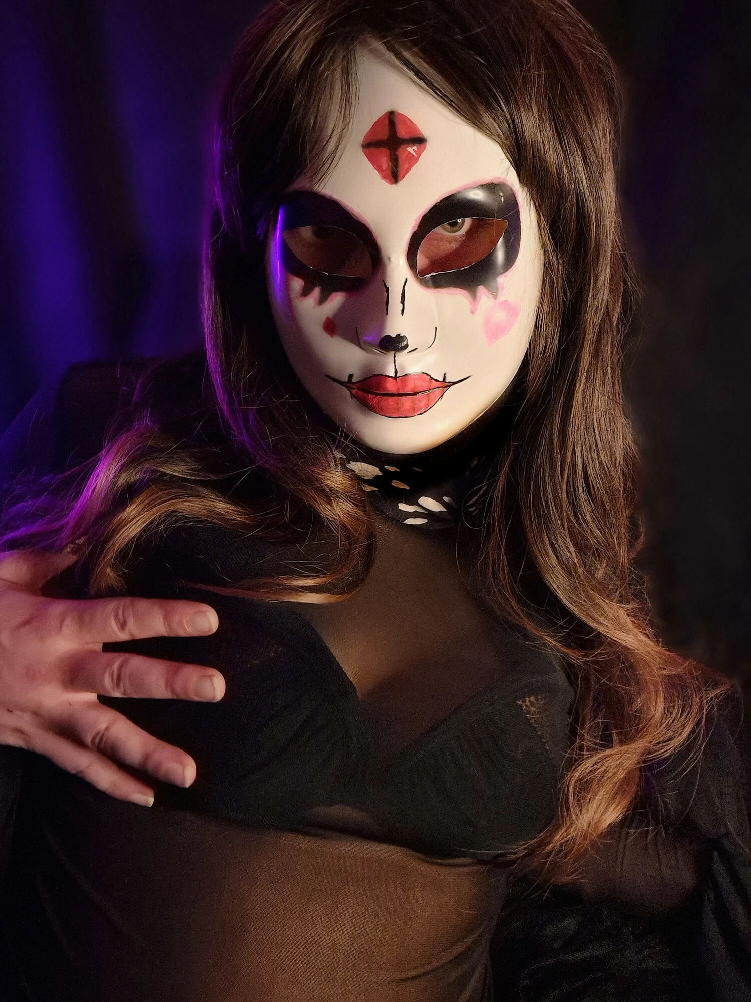 Seksi, karanlık ve çıplak