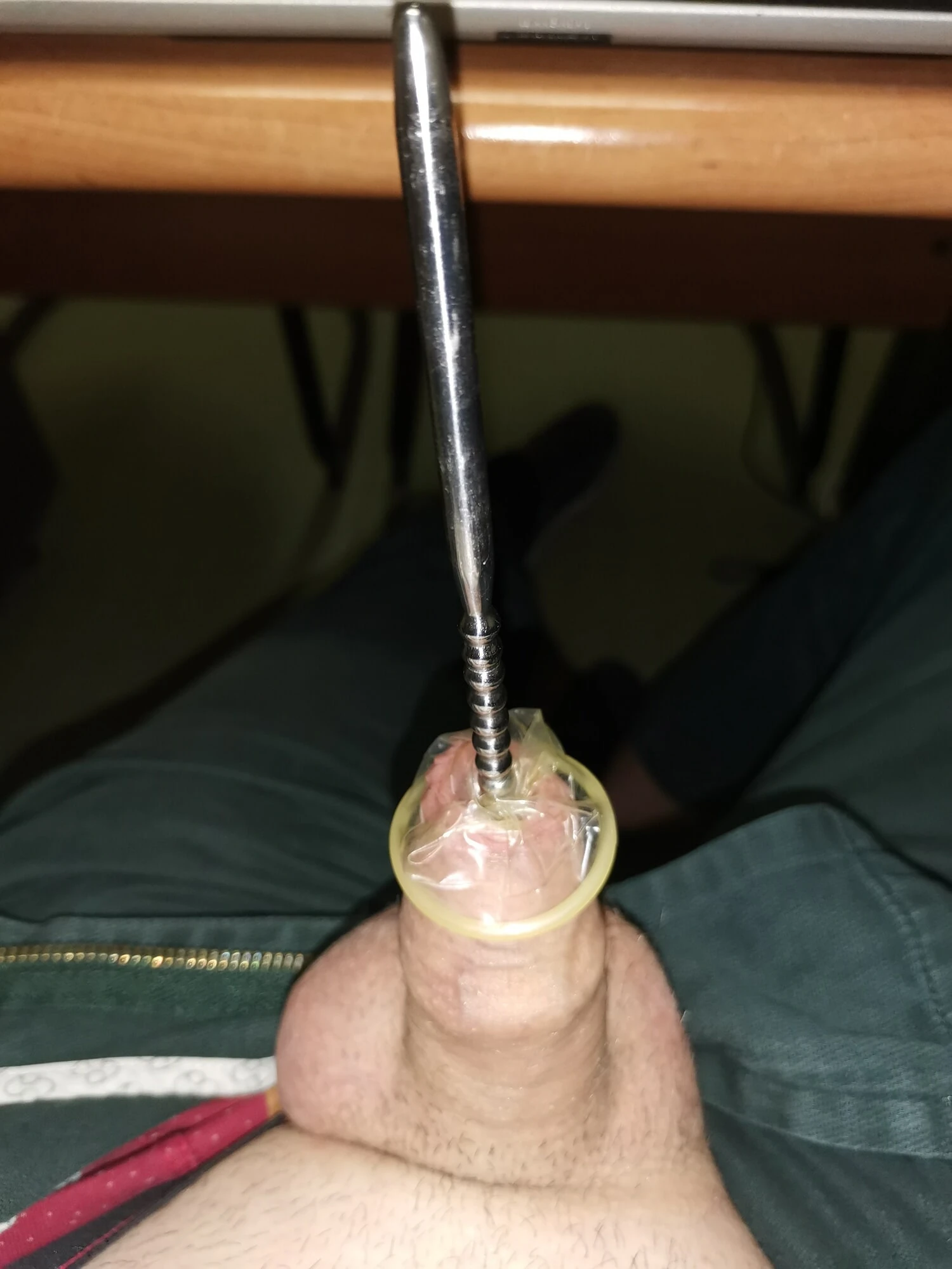 Prezervatifle ses çıkarıyor