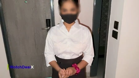 Otelde sevgililer gününde evli eski kız arkadaşını sikiyor