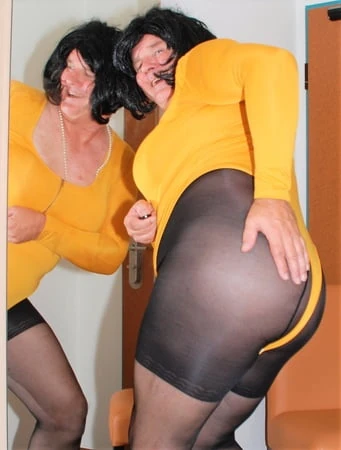 Leotard ve külotlu çorap