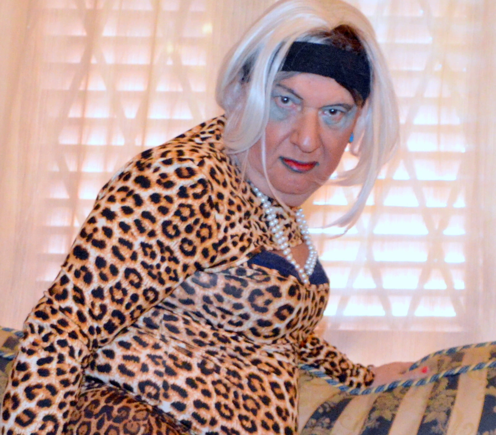 Leopar tenli fahişe