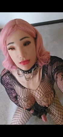 Pembe saçlı kadın maskesi