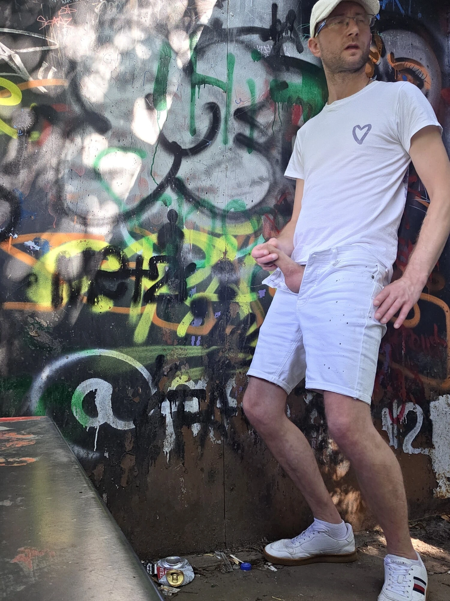 Güneş batıyor, yarak dışarı çıkıyor