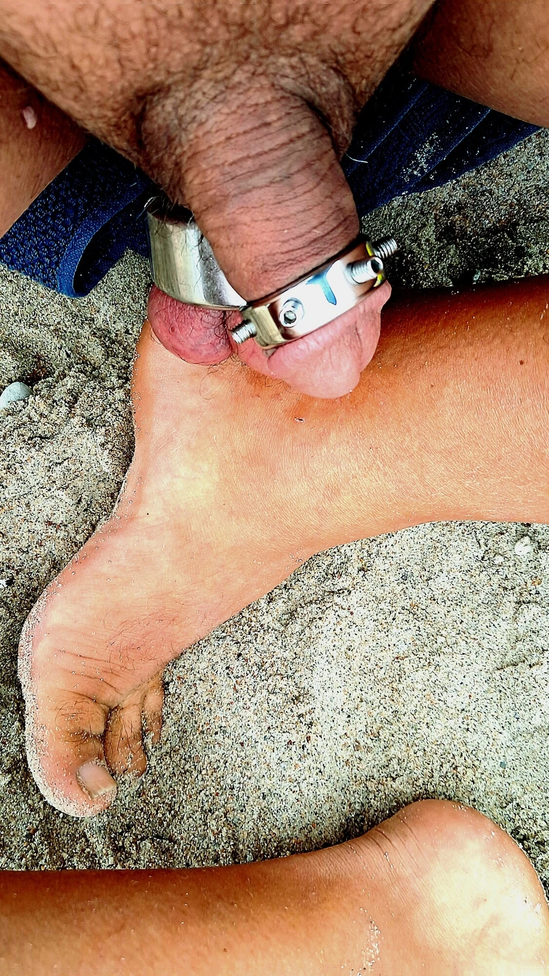 Sahilde penis aşağılaması