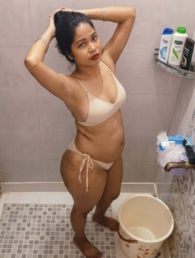 Sürtük evli kadın büyük götlü seksi göğüsler