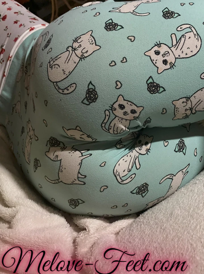 MeLove маленькая жопа в ее пижаме