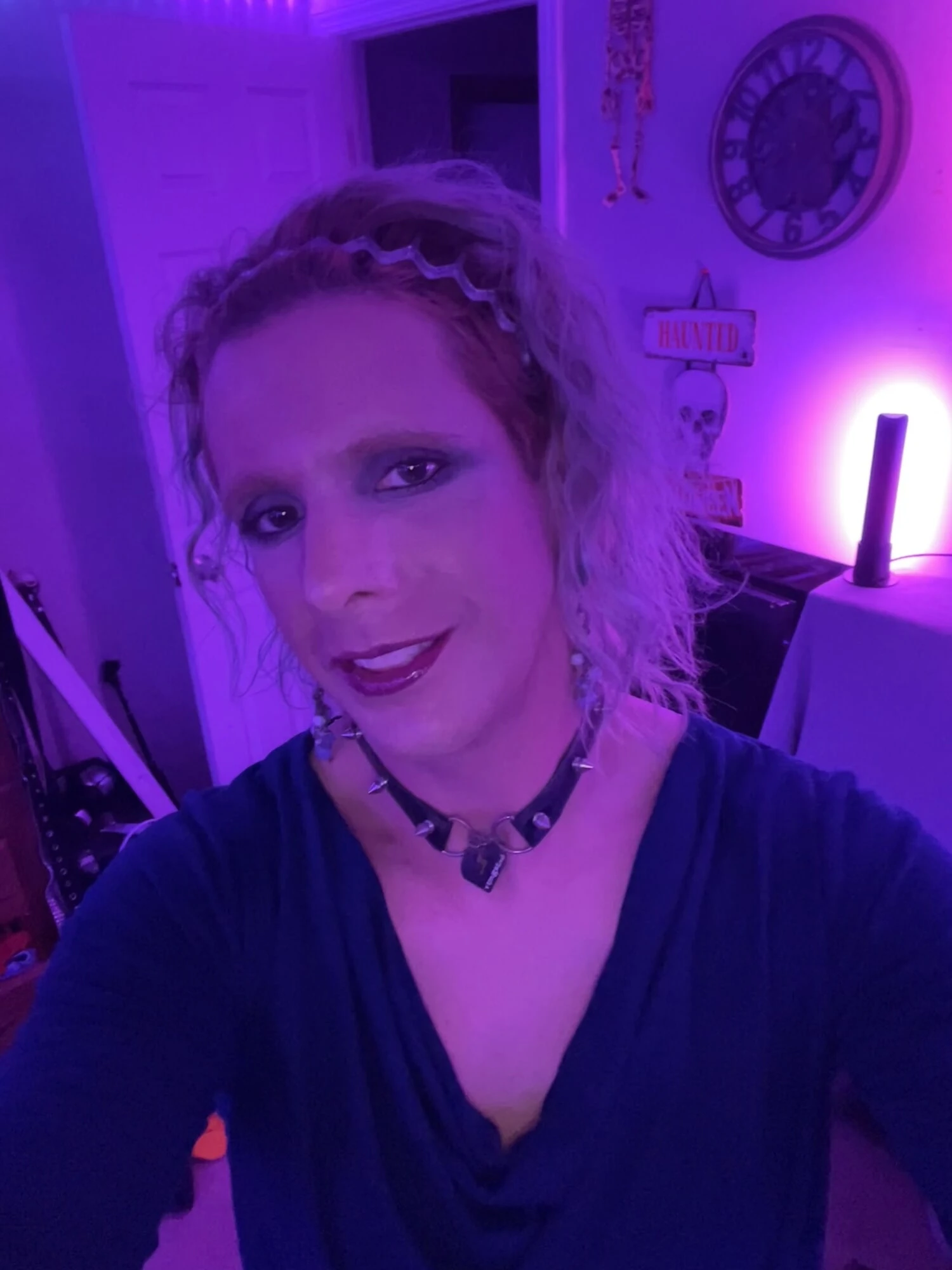 Sadece yaramazlık yapıp, düzeltiyorum ve birkaç çıplak