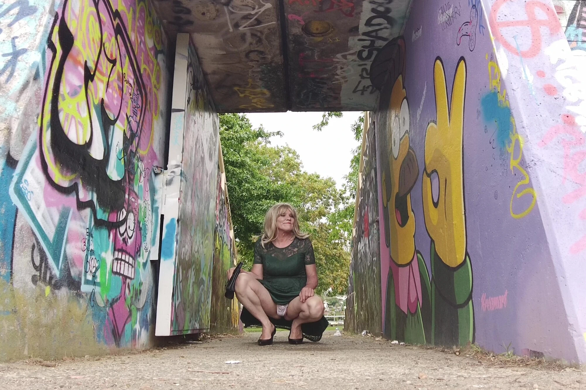 Crossdress roadtrip - alt geçit tüneli