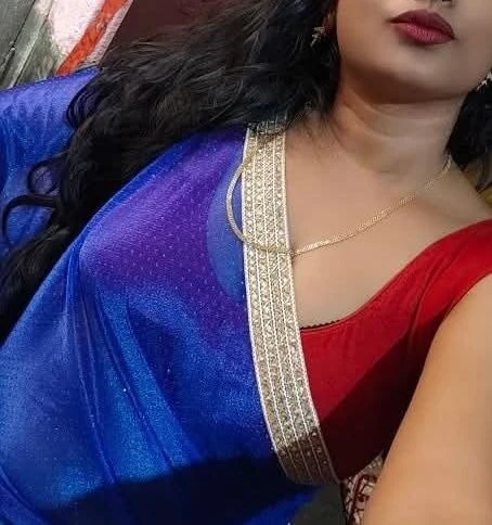 Моя красивая горячая жена Saree смотрит на мою жену так Горячо и сексуально 