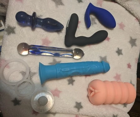 Oyuncaklarım ve dağınık bir cumshot