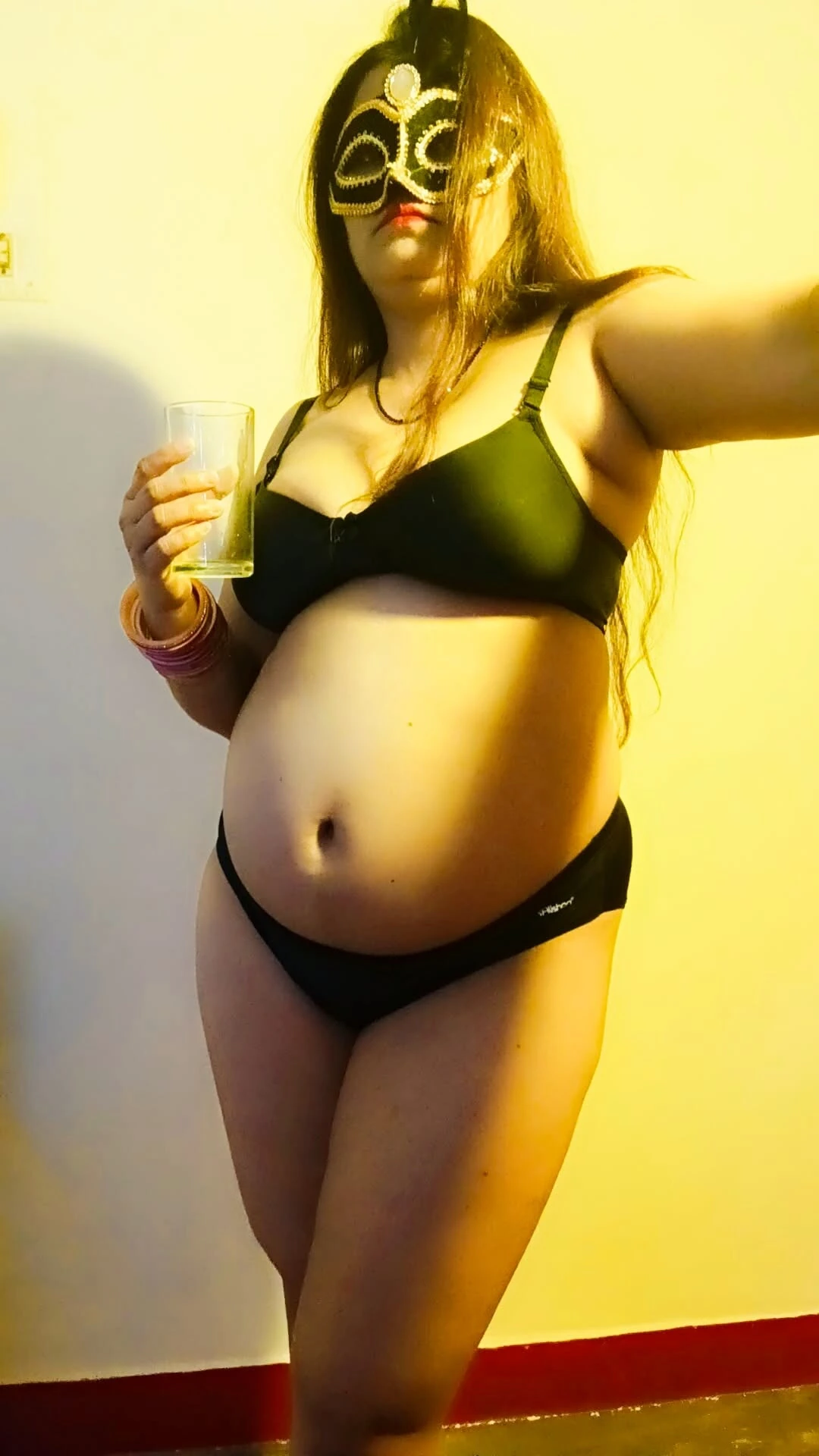 Süper Ateşli Model Ankita