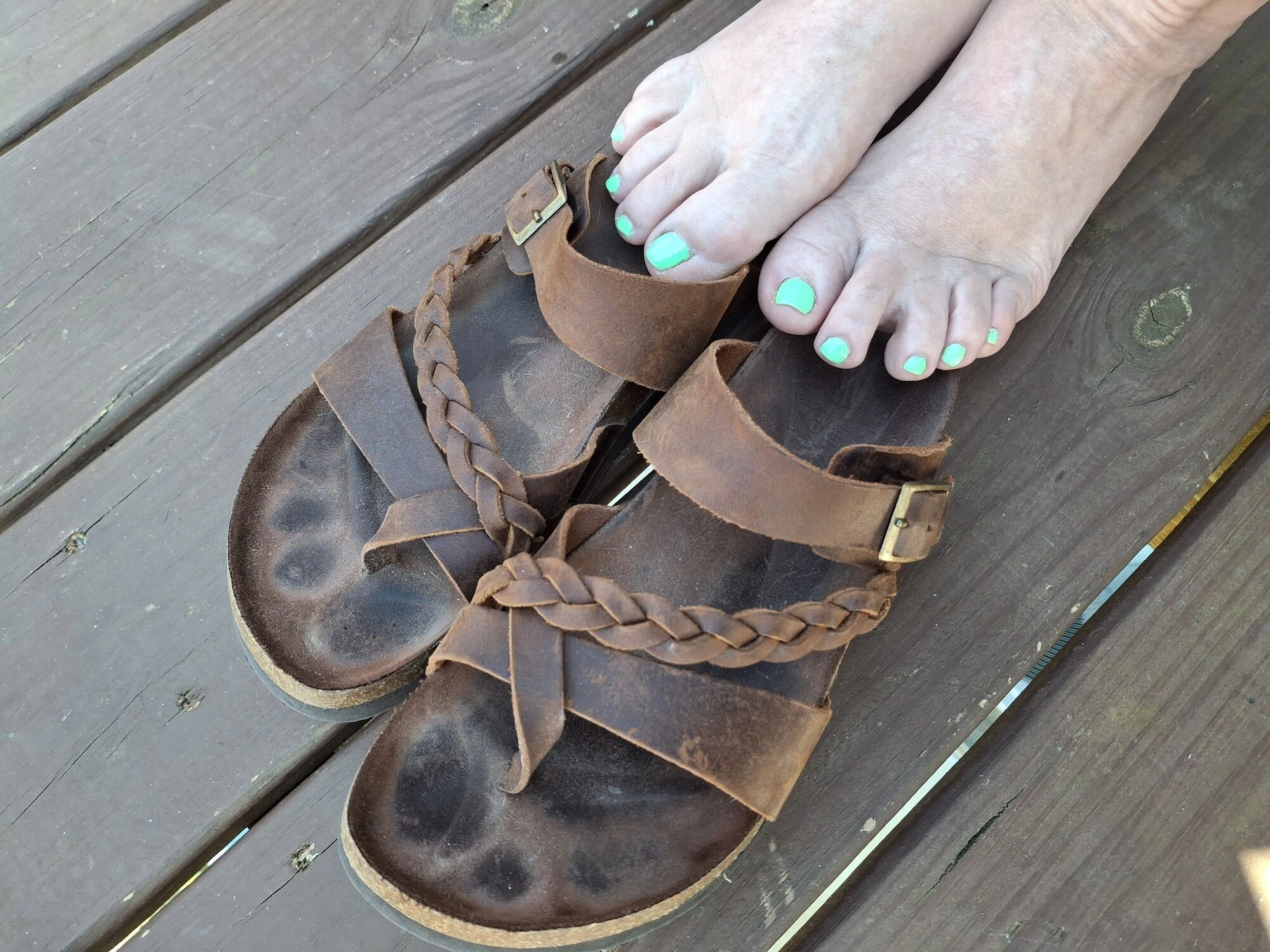 Sevimli küçük yeşil parmaklar