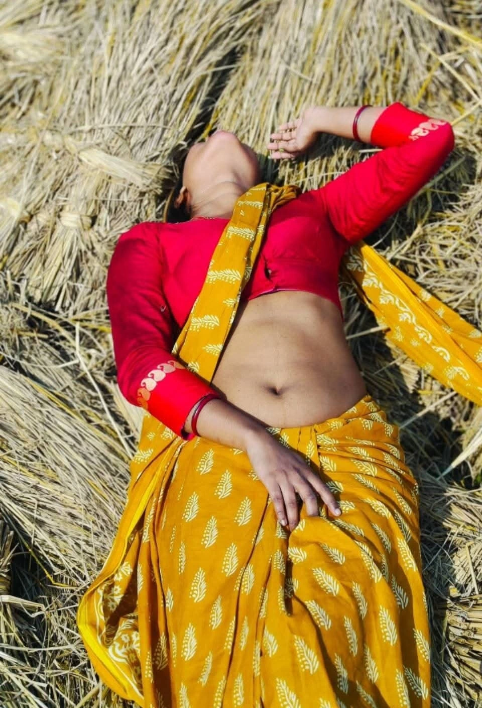 Evde seks Hintçe ateşli yenge köyü desi devar yenge 