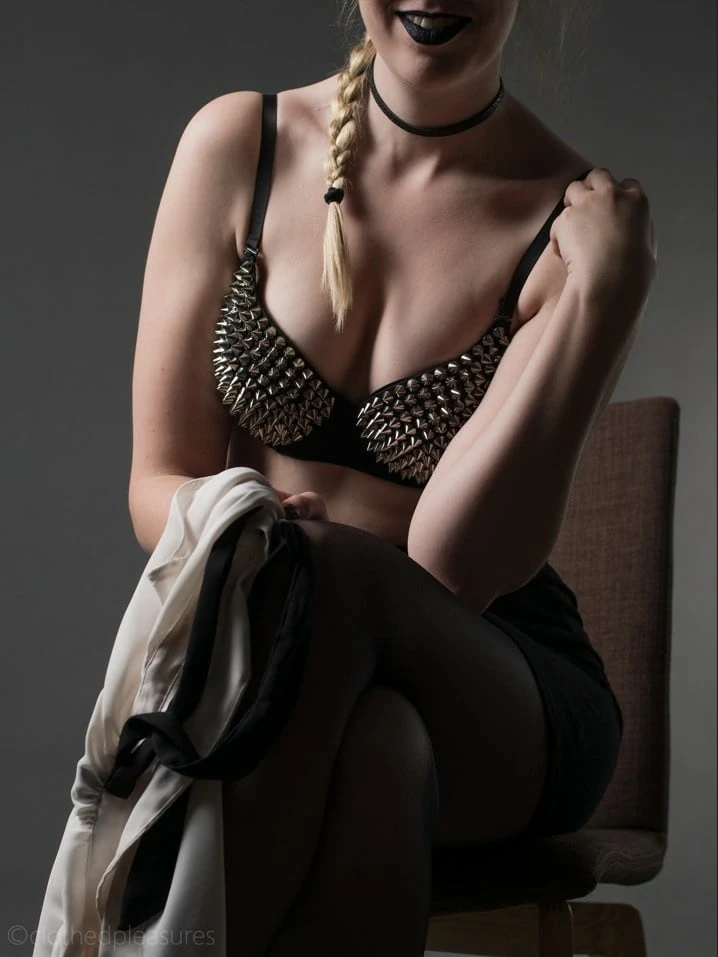 german mistress in stockings seduces slave - clothedplesures #3