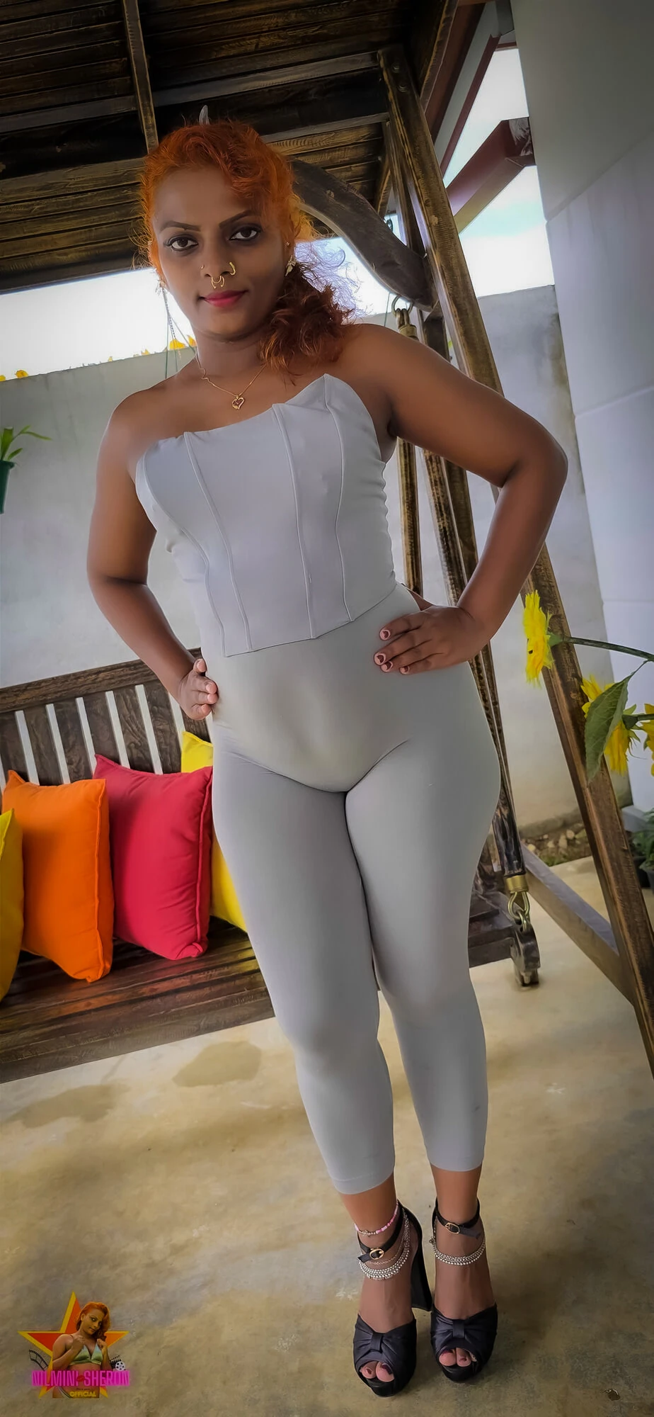 Примерка леггинсов пепельного цвета