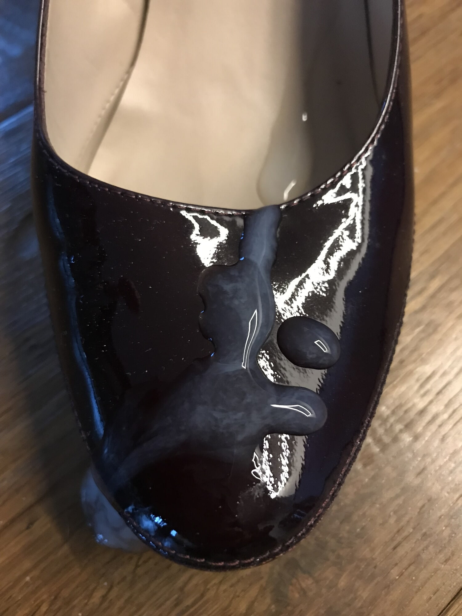 Sperma auf schuhe 2