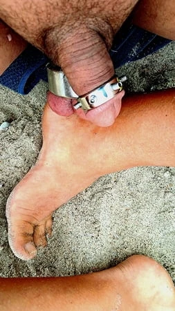 Sahilde penis aşağılaması