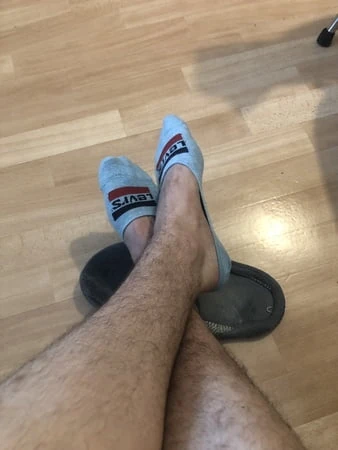 Mavi ped çoraplarım ve Levis'im