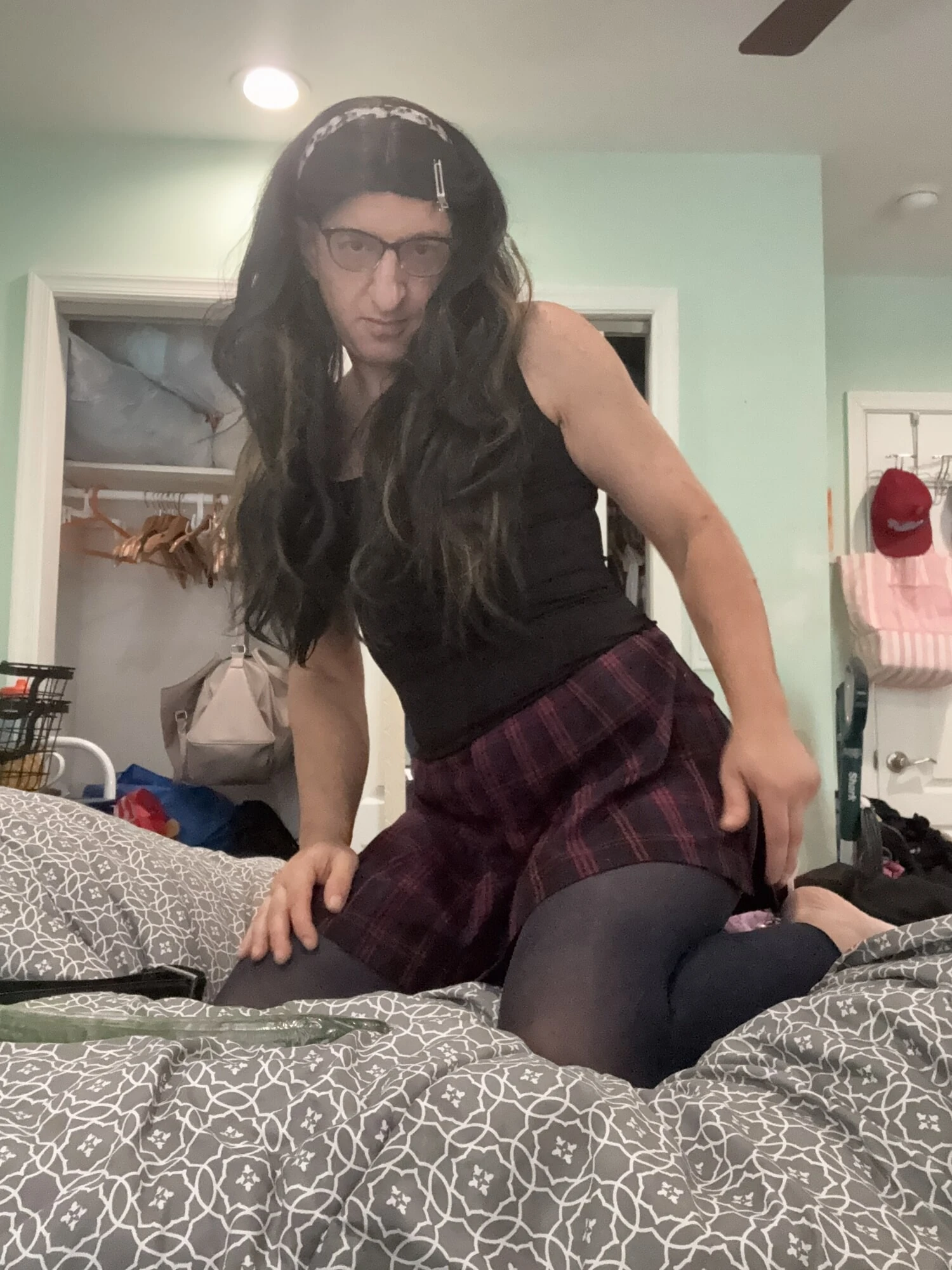 Travesti kız öğrenci kıyafeti 