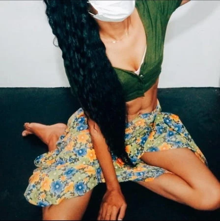 Sri Lankalı model desi dans eden genç kız