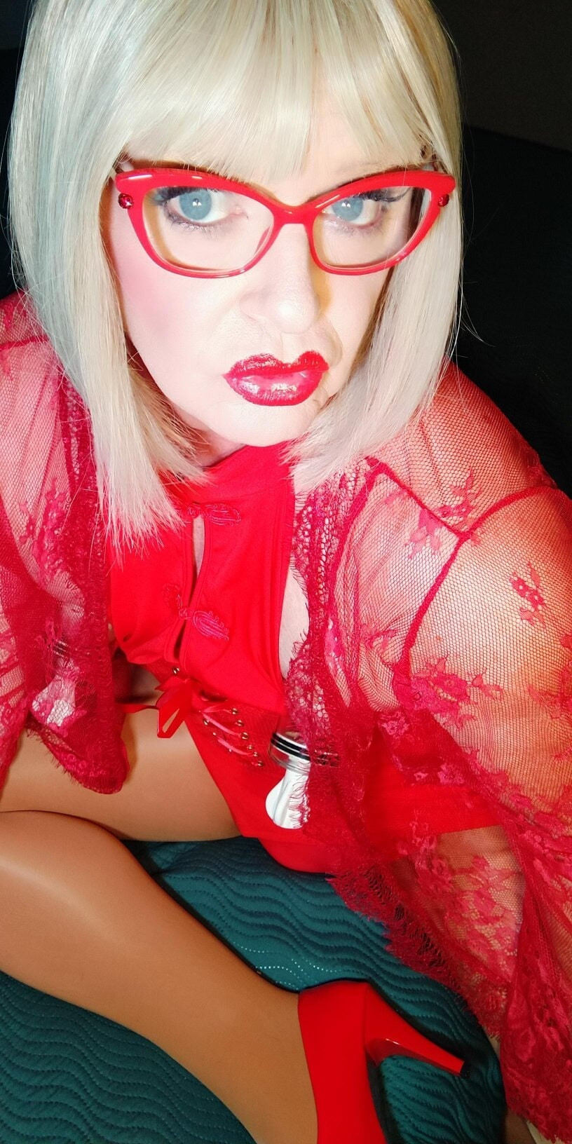 Evde tek başına travesti 