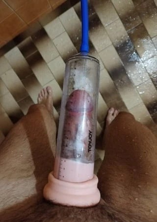 Sikimi pompalıyorum