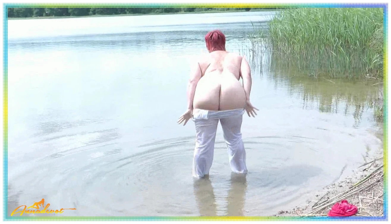 Annadevot - Anna at the lake