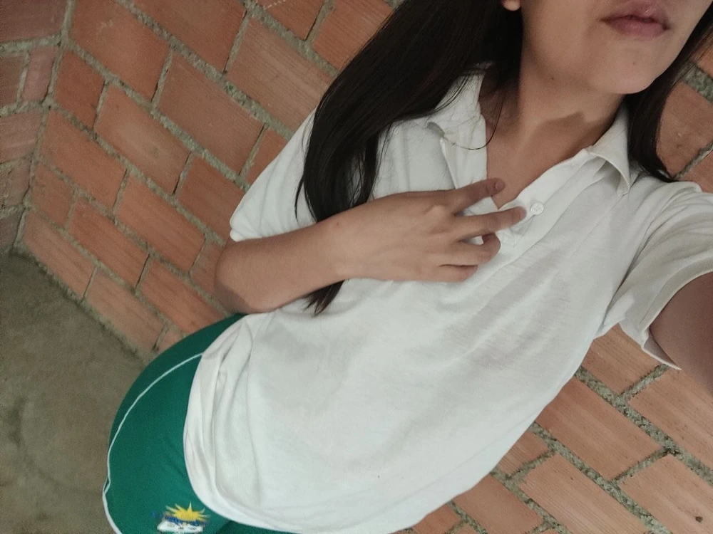 Schoolgirl sends intimate photos to her 18-year-old nymphoma #4