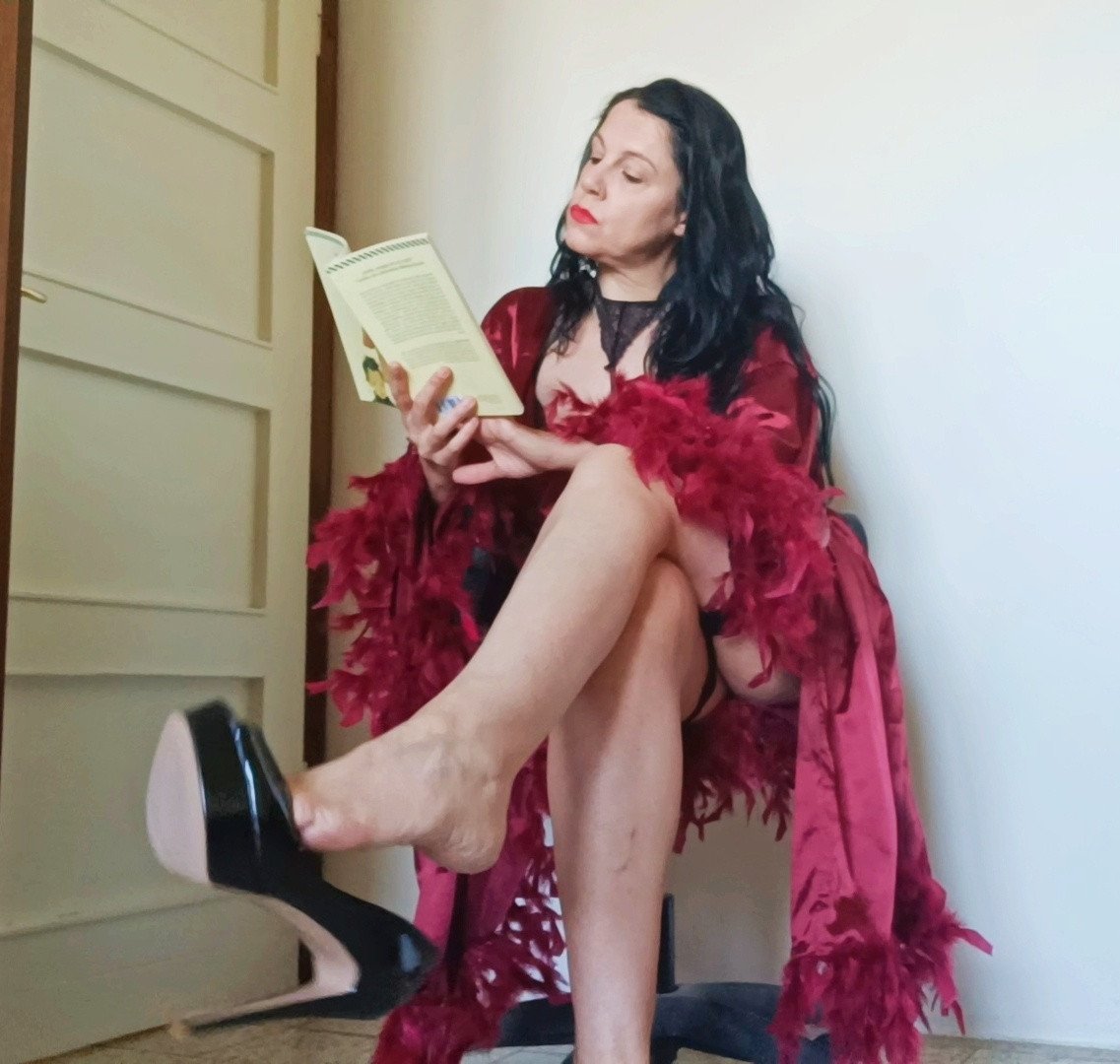 HIGH HEELS