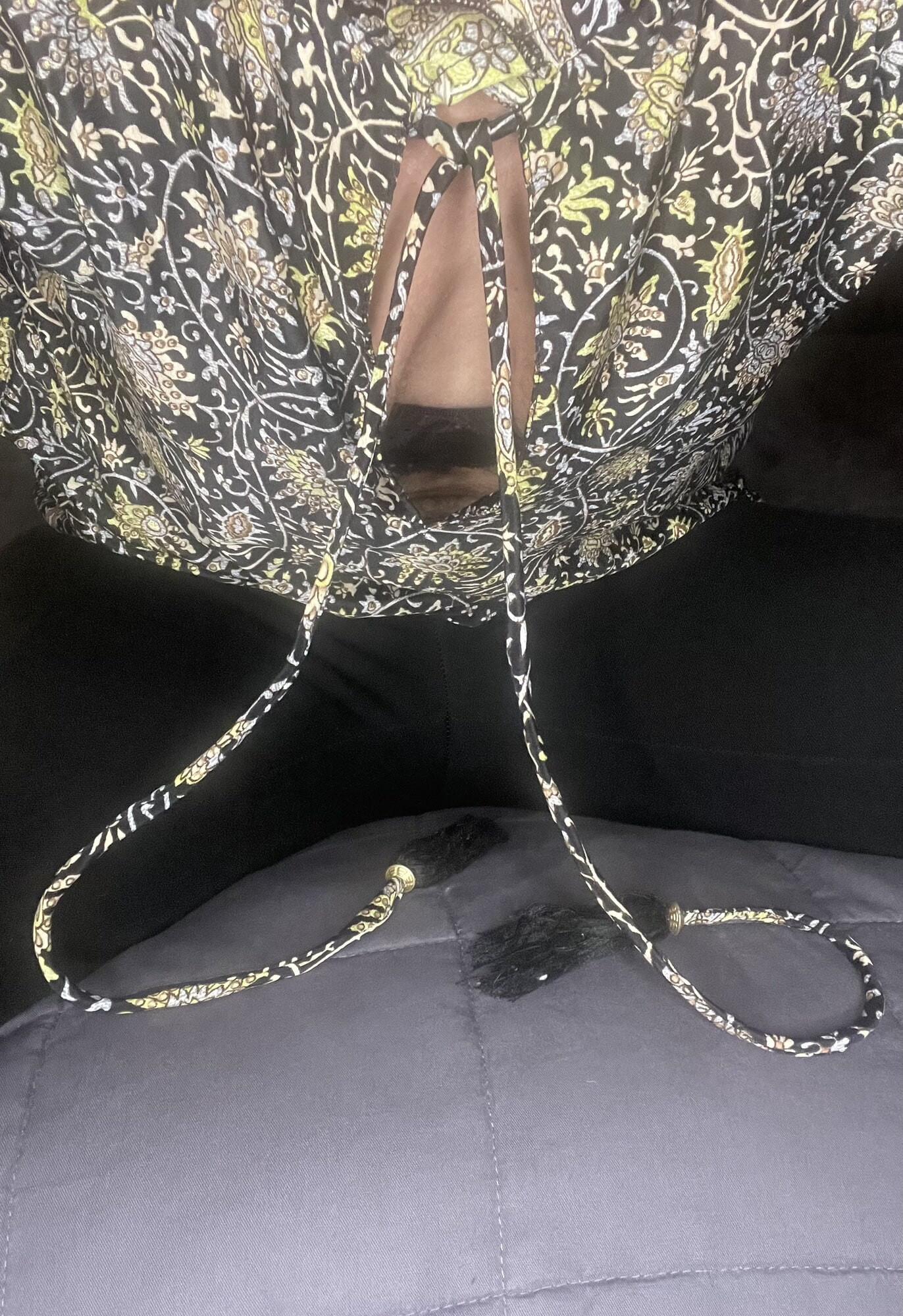 İş çıkışı striptiz yapıyor