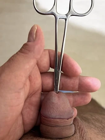 Sik içine klemp takılı