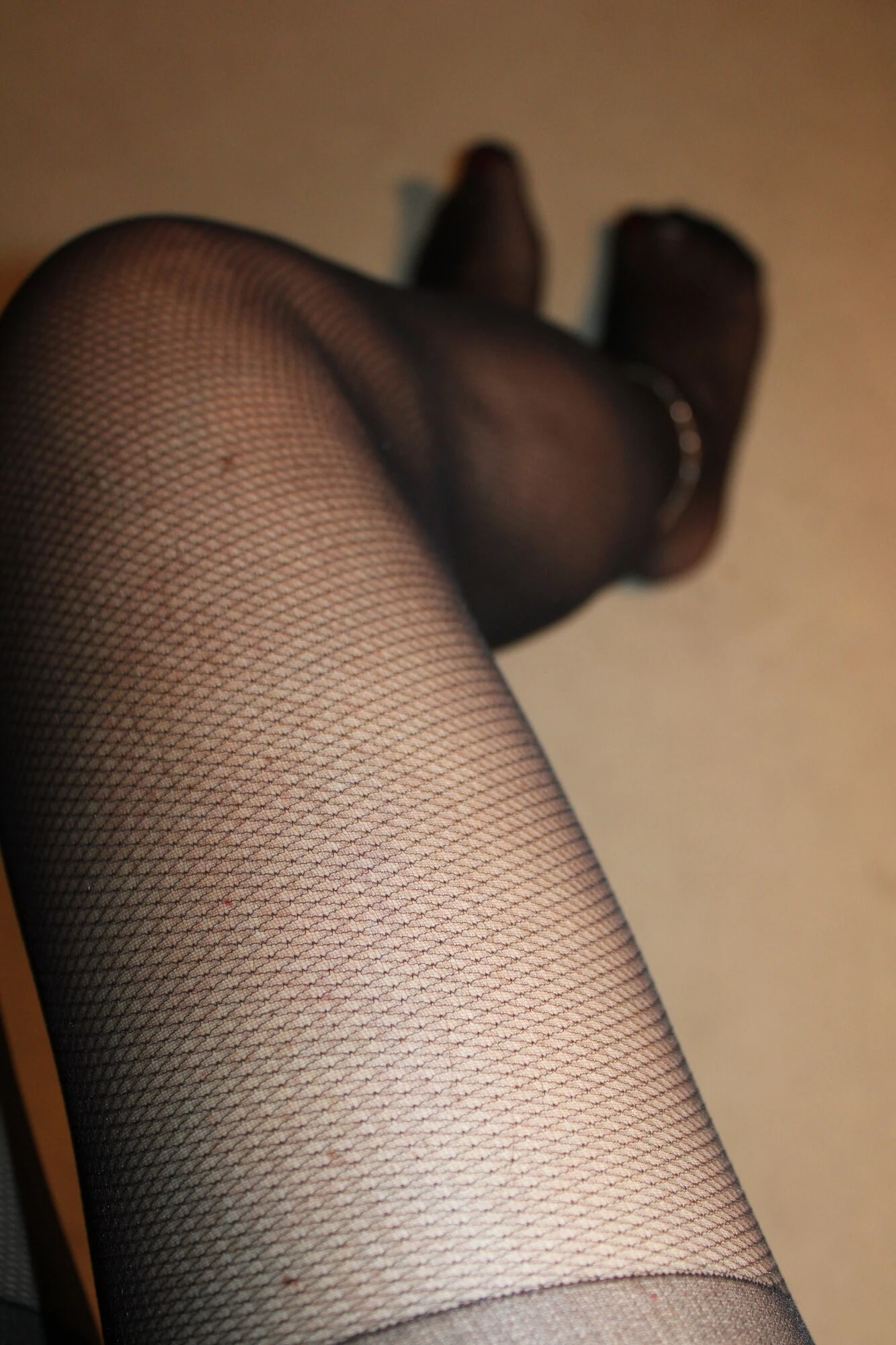  черные чулки и накачки 