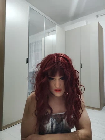 Altında ne olduğunu biraz azdırıyor...