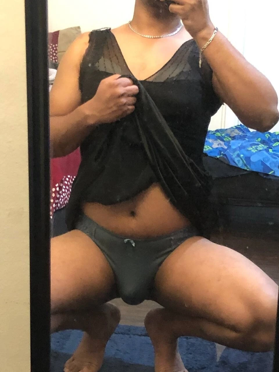 Azgın kadın kılıklı travesti kadın