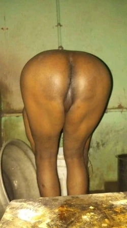 Banyoda yumuşak göt görünümüm