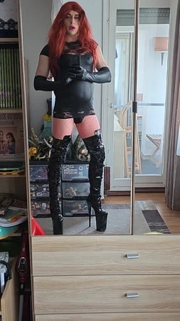 Ekstrem yüksek topuklu ayakkabılar 