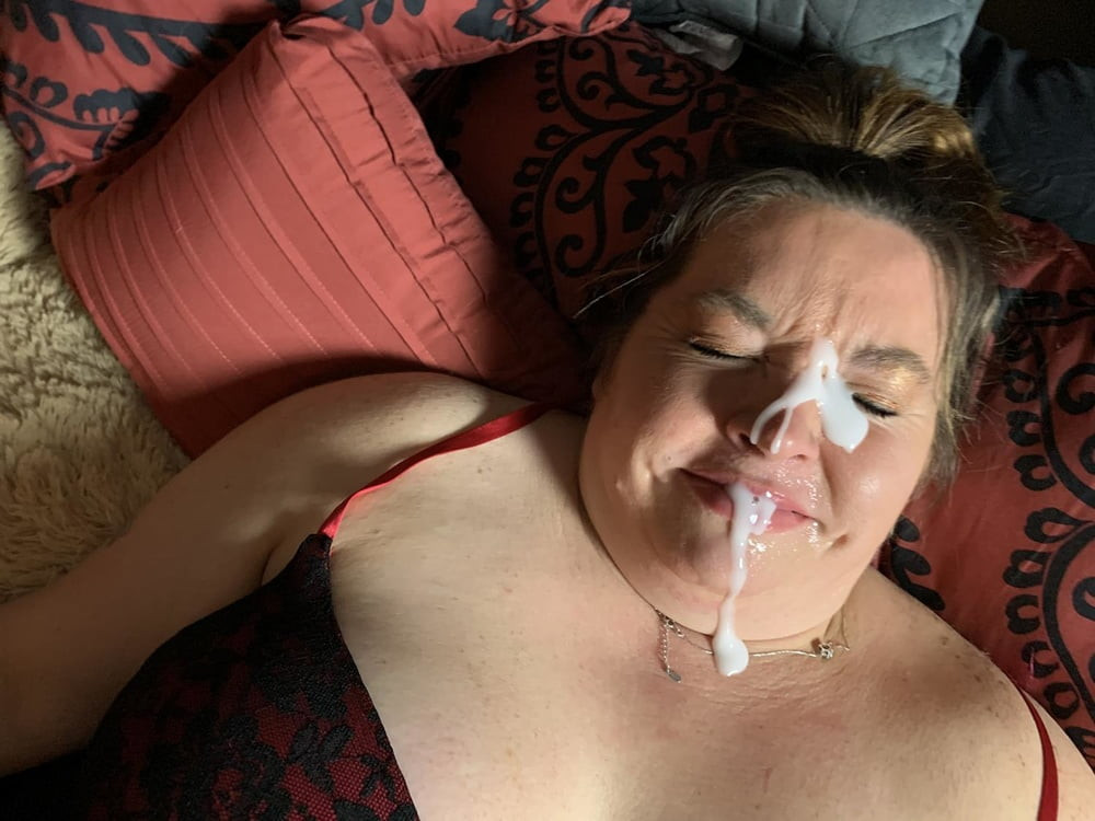 Seksi bbw kalça ve yüzüne yarrak dökmek