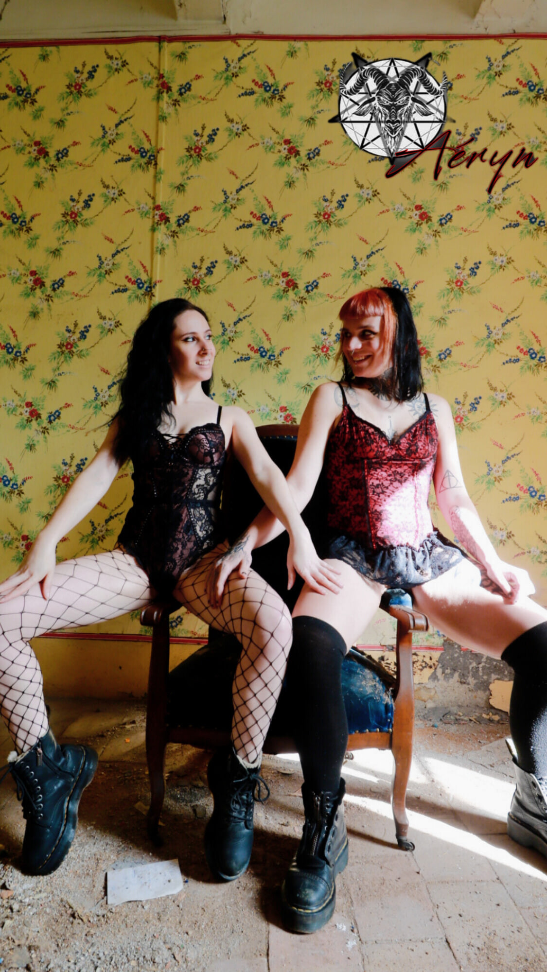 Striptiz urbex ve nyx 