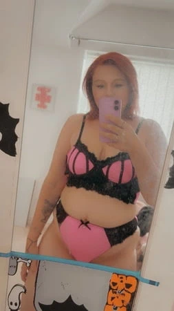 Partnerim doğum günü kıyafeti içinde