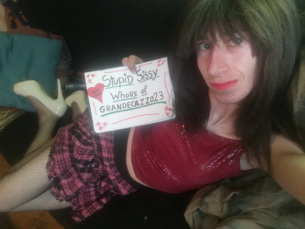 Aptal sissy ibne orospu cipciaoliwcia grandecazzo23 için