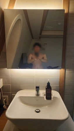Lavabonun önünde