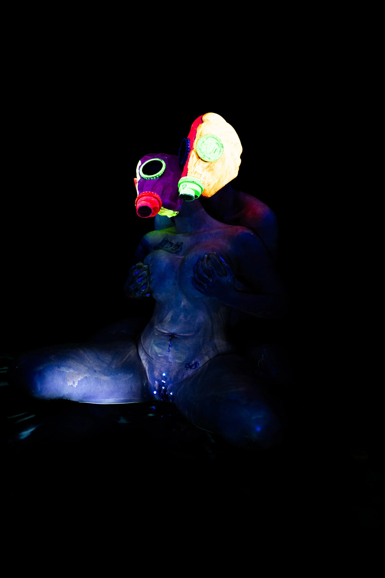 Kızda neon kız kamera arkası