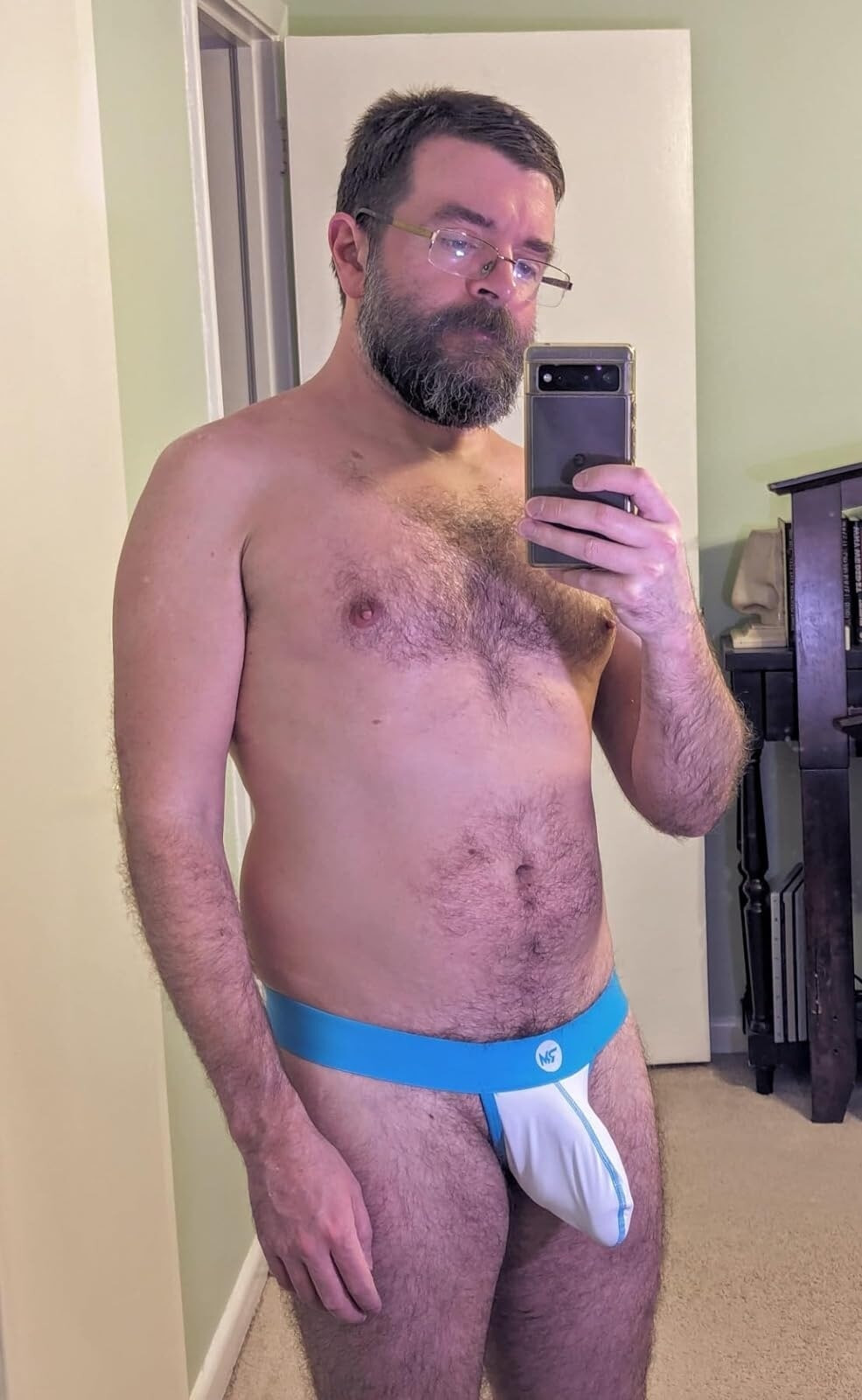 Logan Byam Pouch Jock Modelliği Yapıyor