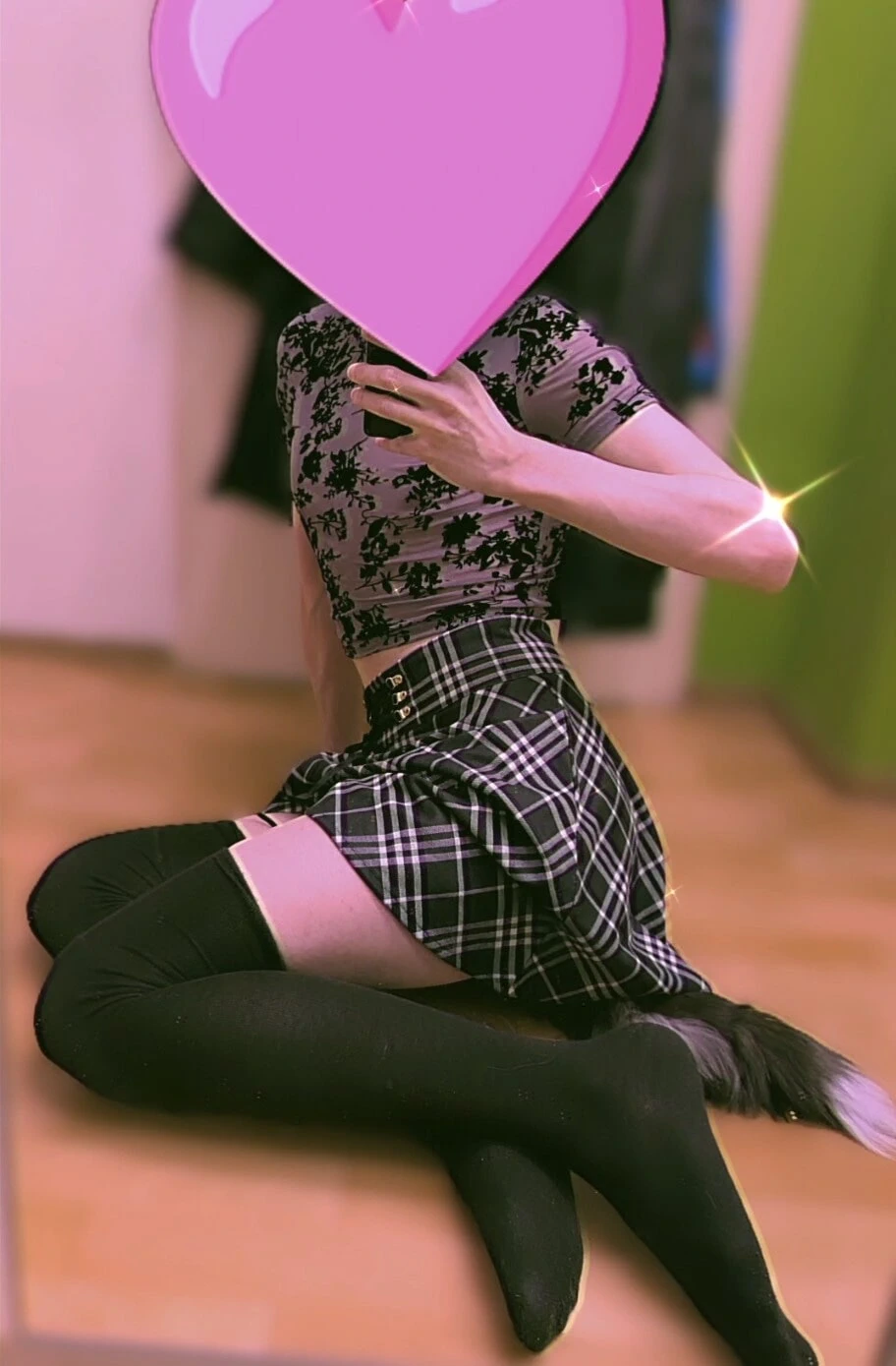 Kabarık kuyruklu kadın