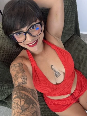 Gerçekten güzel bir Latina MILF 🥰