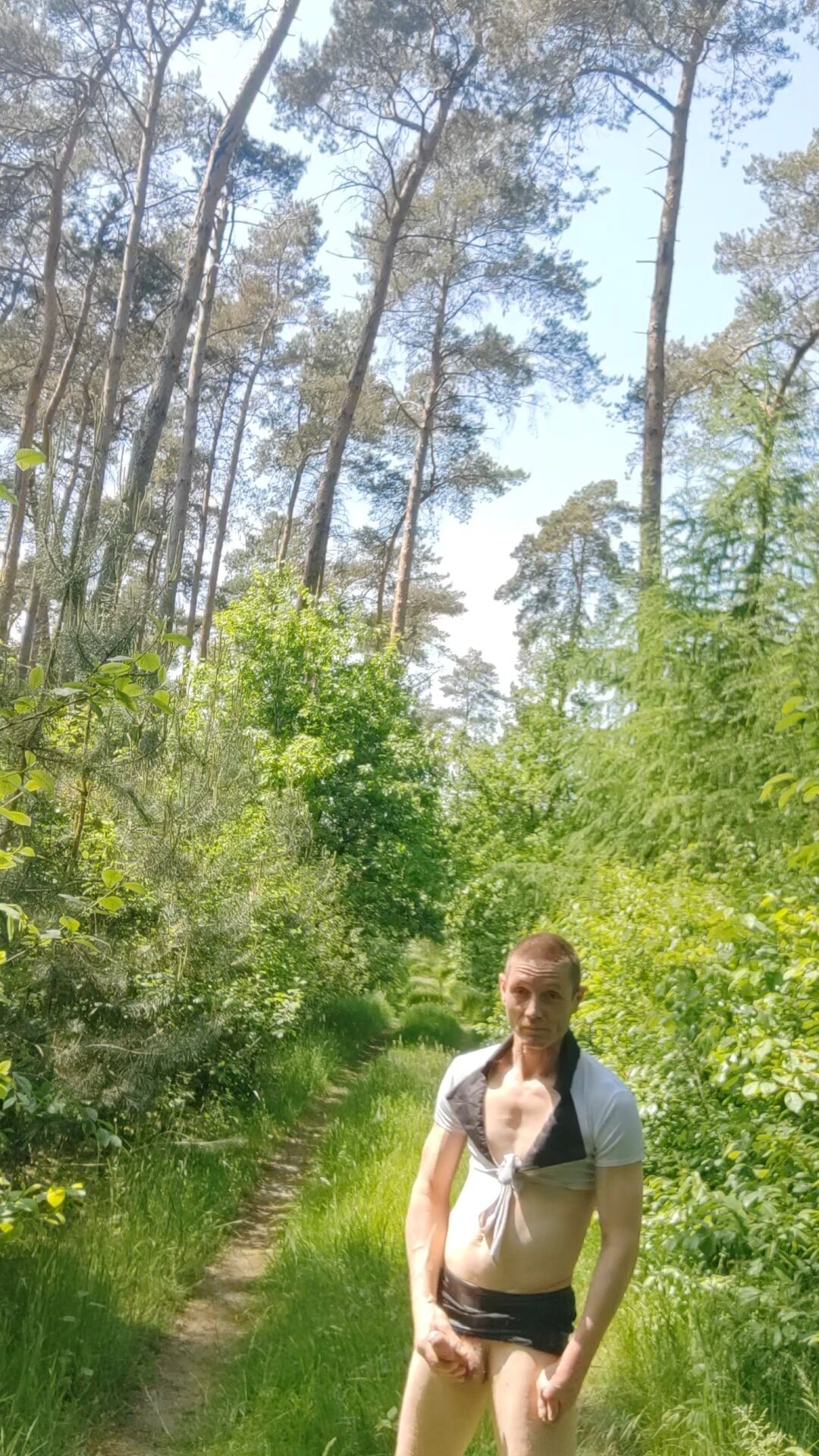 Femboy ateşli genç oğlan doğa boşalması 3ftbouch