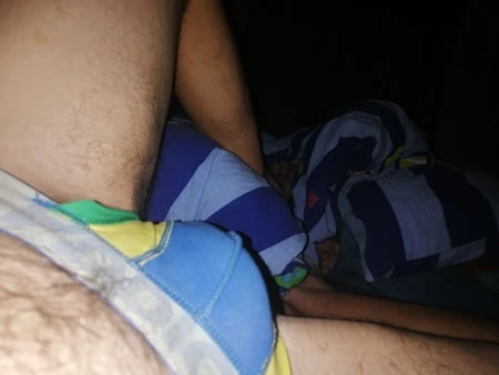 Jockstrap oğlan yatağa