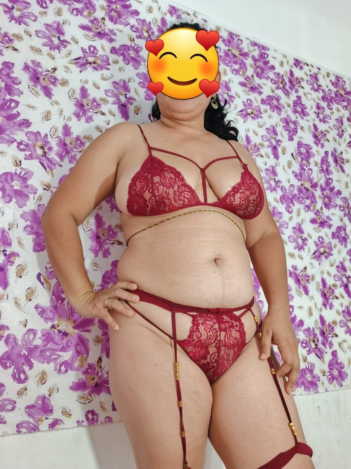 Hintli gırtlağına kadar alıyor ve anal seks esareti ev yapımı 
